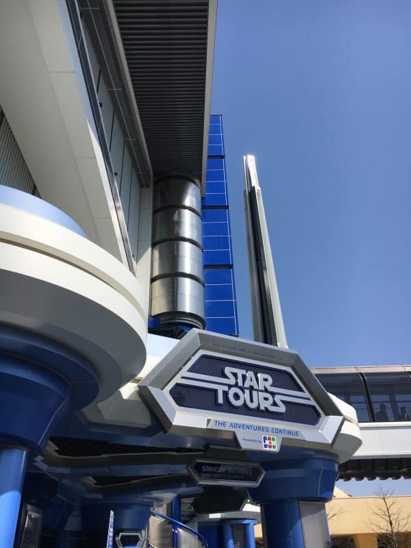 Tokyo Disneyland rides & attractions Star Tours external